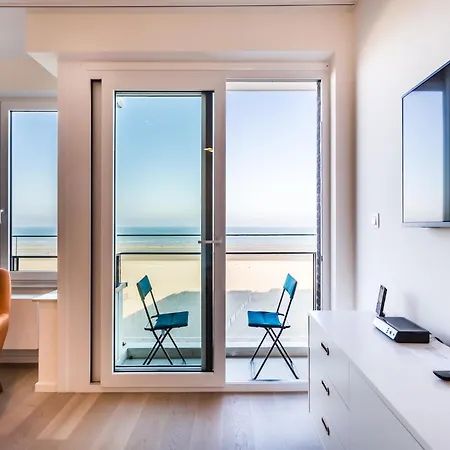 Apartament On Zeedijk With Stunning Sea View, Cleaning Included