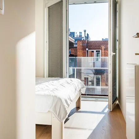 On Zeedijk With Stunning Sea View, Cleaning Included 아파트