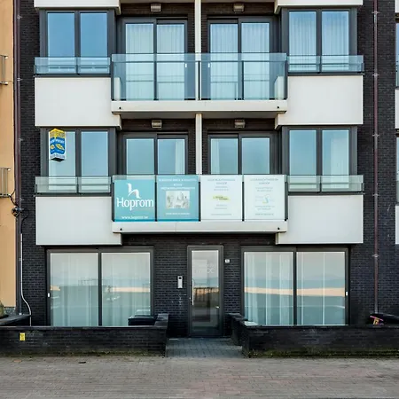 On Zeedijk With Stunning Sea View, Cleaning Included 아파트 *