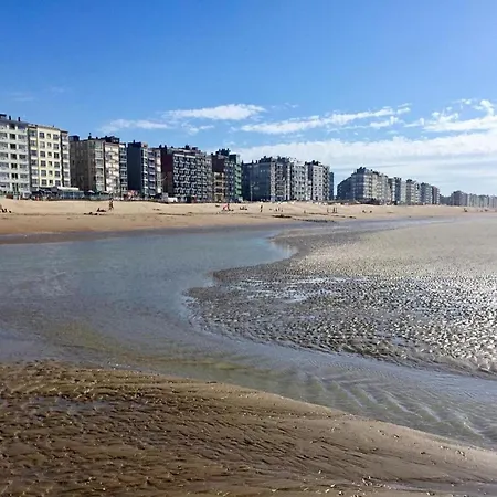On Zeedijk With Stunning Sea View, Cleaning Included 아파트 *